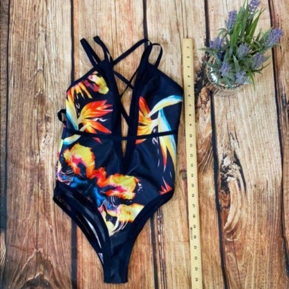 WOW couture Other - Wow couture lined tropical swimsuit small
